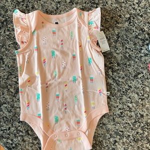 Short sleeve baby bodysuit